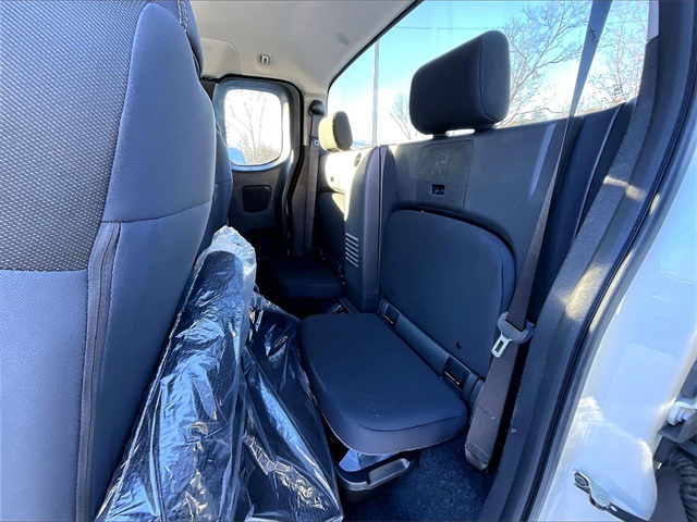 2025 Nissan Frontier SV - Photo 21