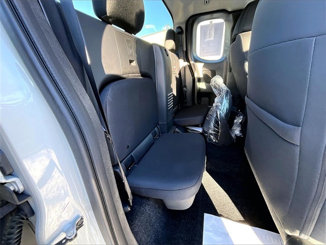 2025 Nissan Frontier SV - Photo 22