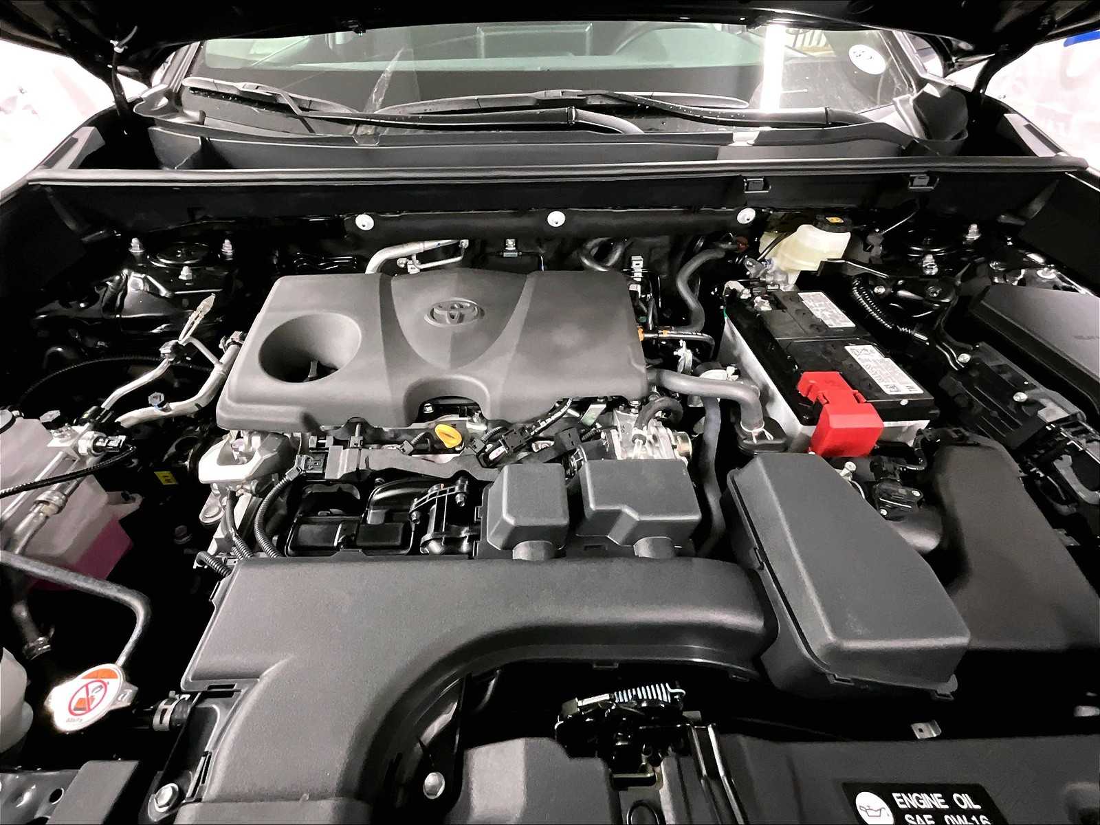 2025 Toyota RAV4 LE - Photo 16