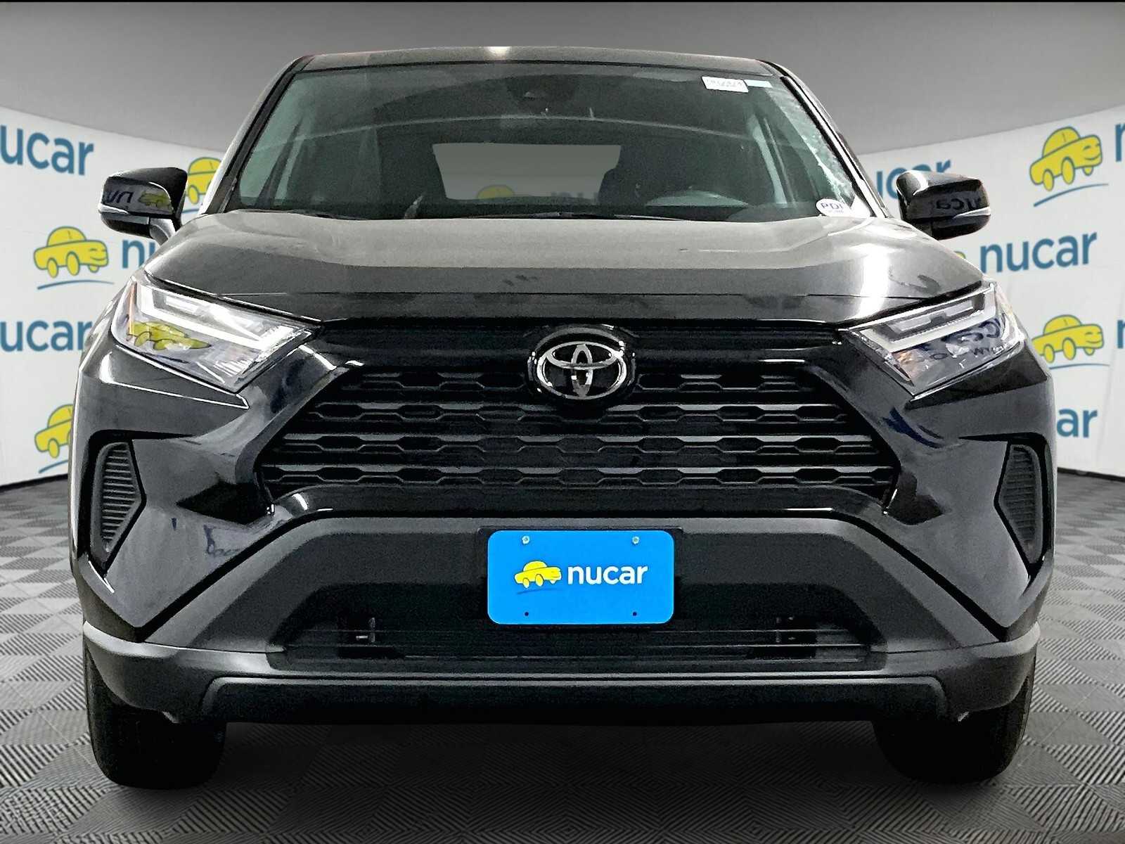 2025 Toyota RAV4 LE - Photo 3