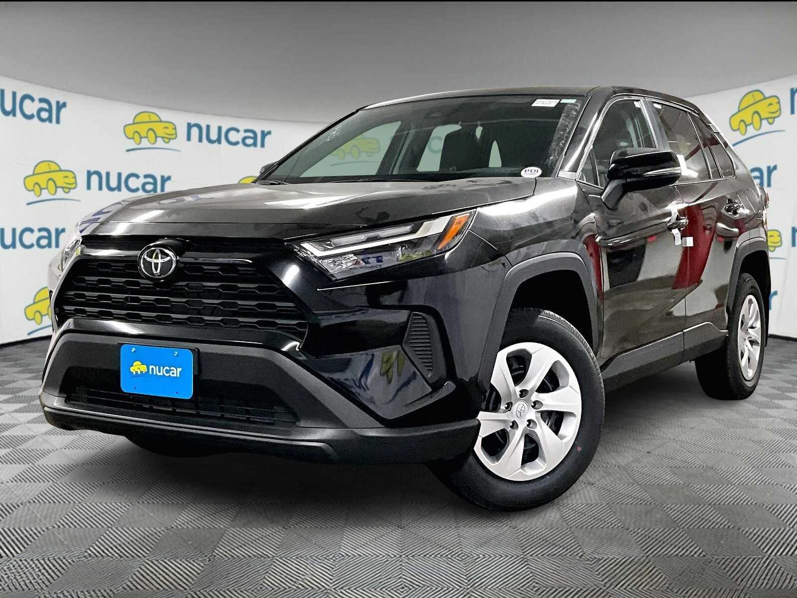 2025 Toyota RAV4 LE - Photo 4