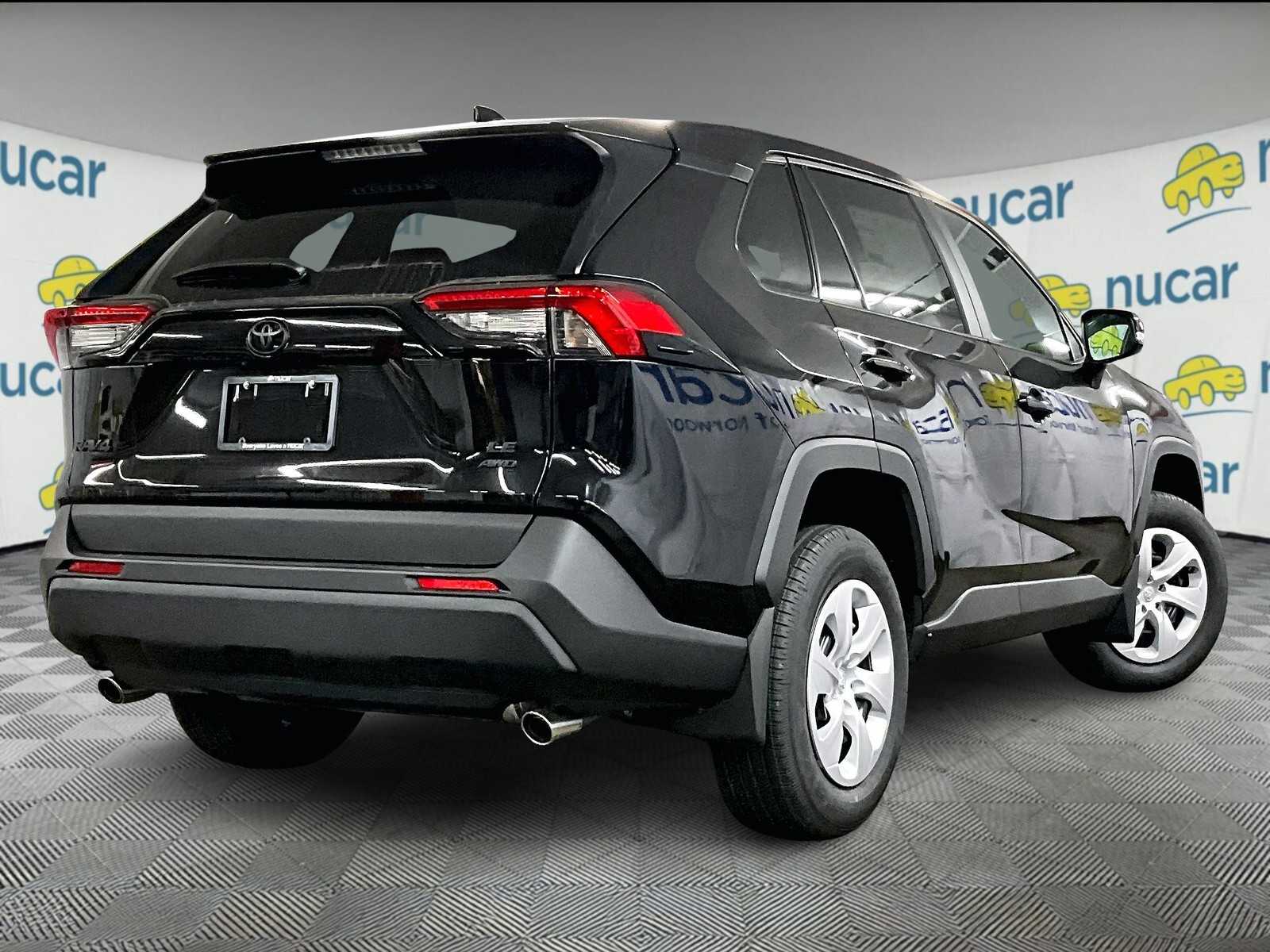2025 Toyota RAV4 LE - Photo 7