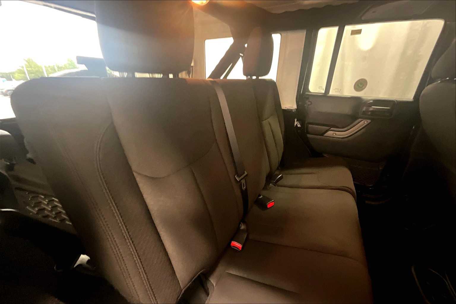 2017 Jeep Wrangler Unlimited Sport - Photo 16