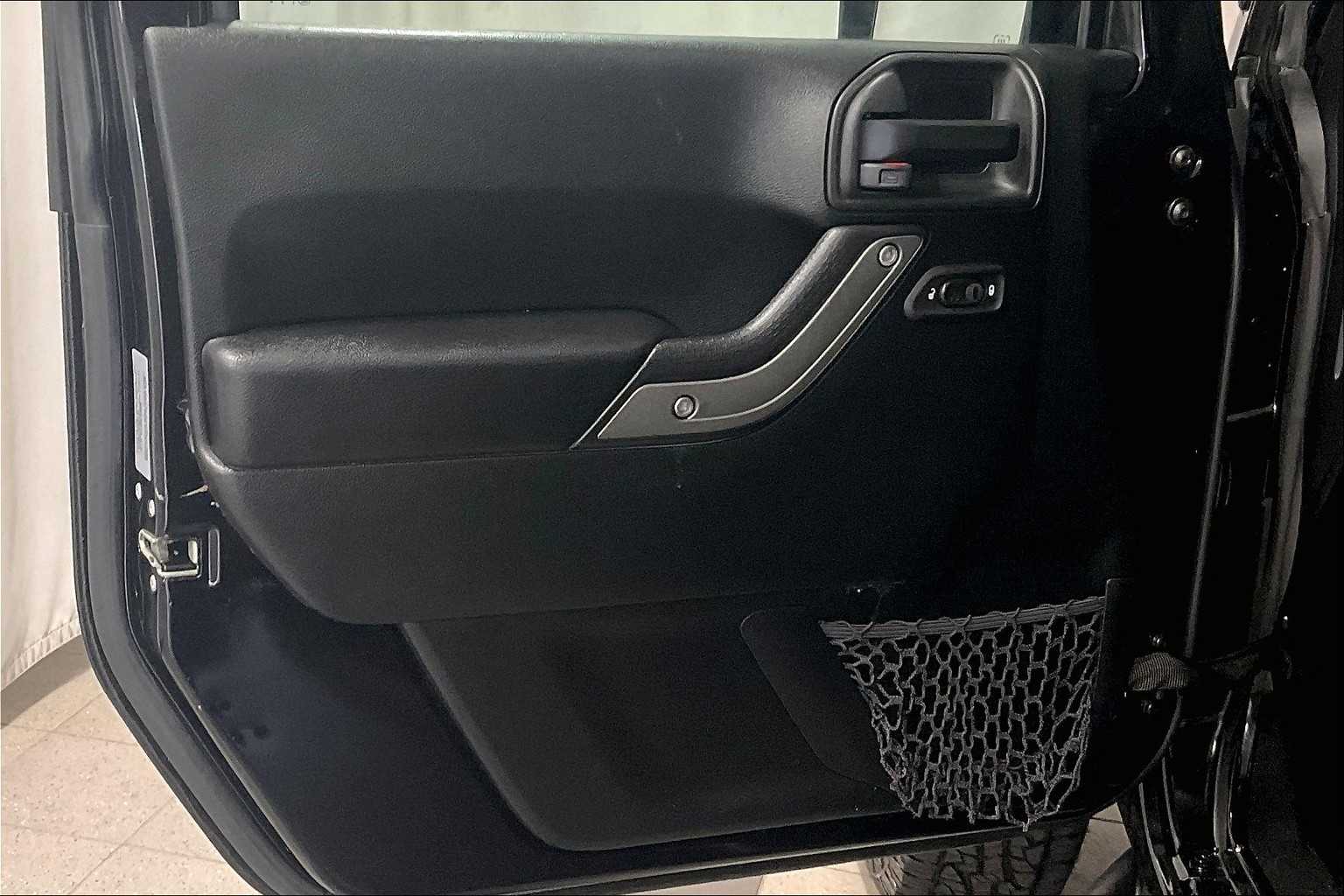 2017 Jeep Wrangler Unlimited Sport - Photo 9