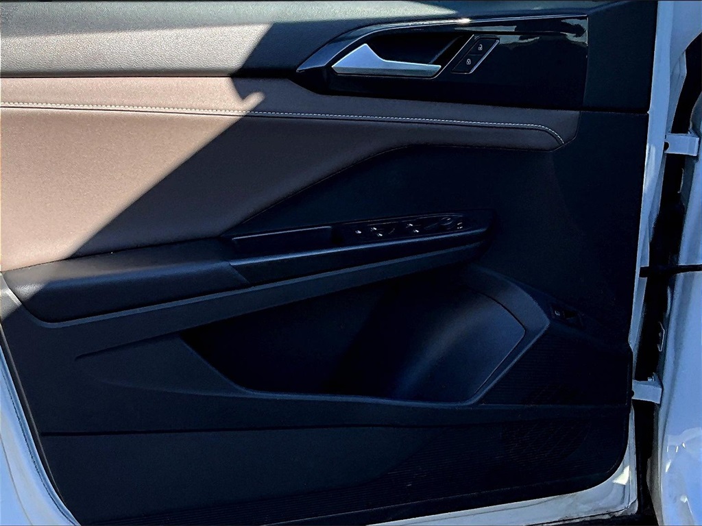 2023 Volkswagen Taos 1.5T SEL - Photo 9