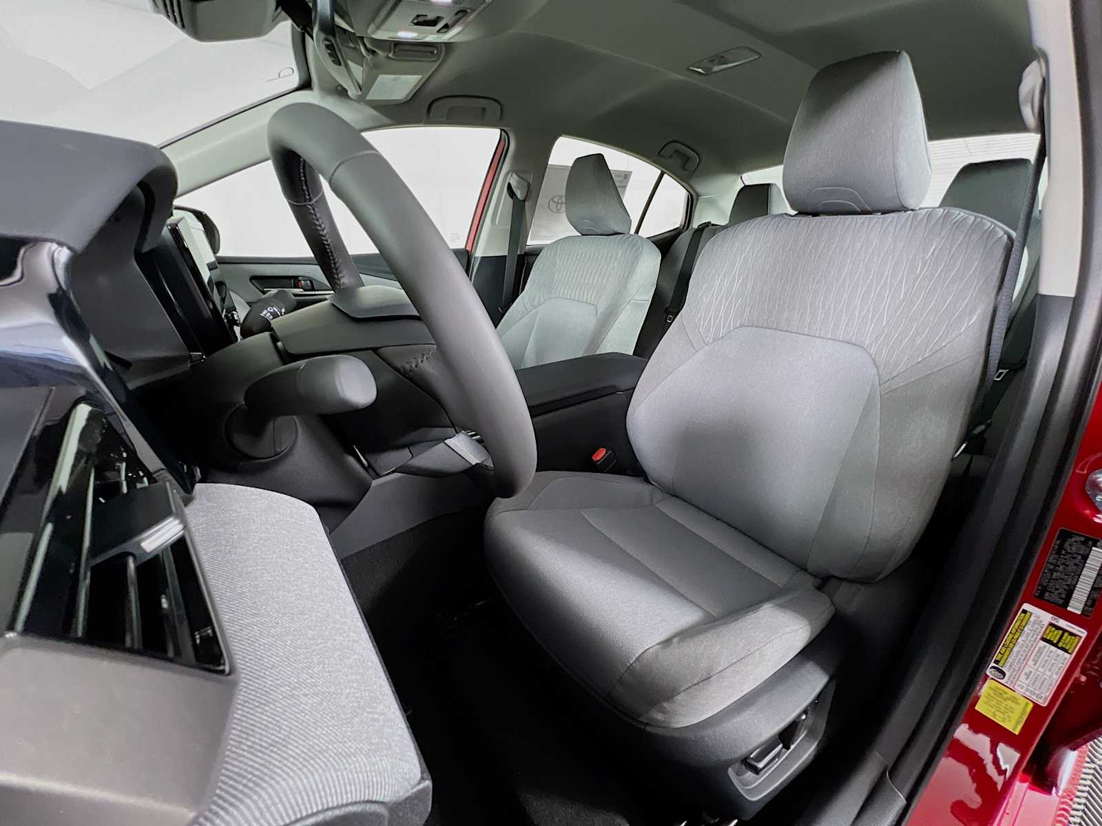 2025 Toyota Camry LE - Photo 12