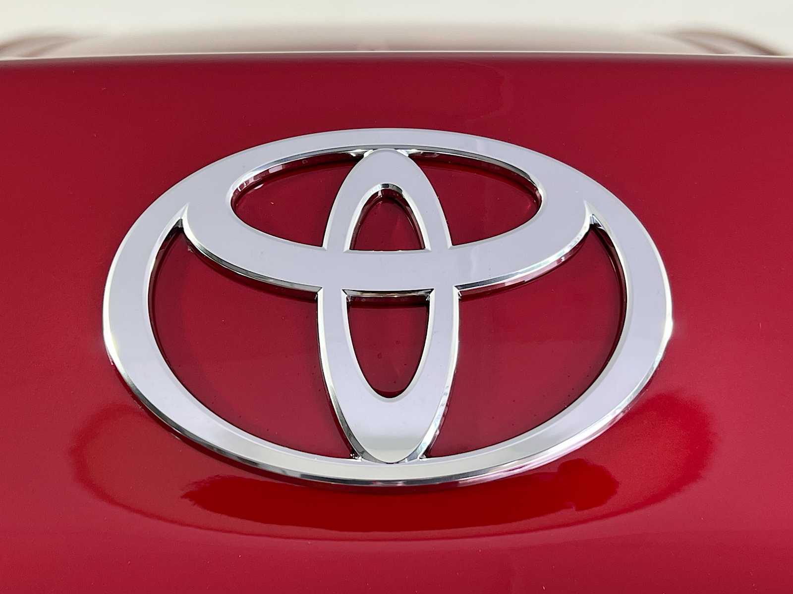 2025 Toyota Camry LE - Photo 18