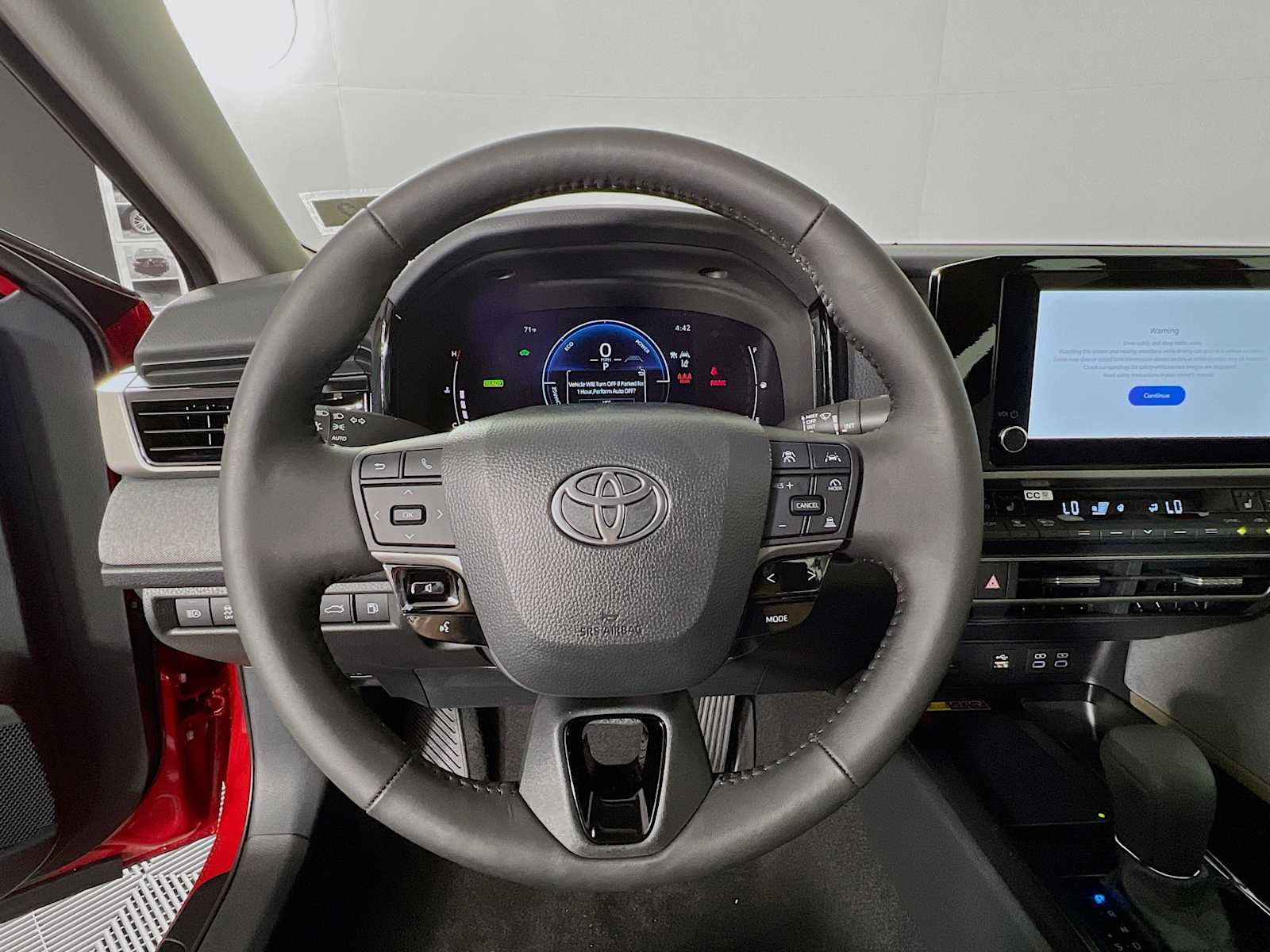 2025 Toyota Camry LE - Photo 7