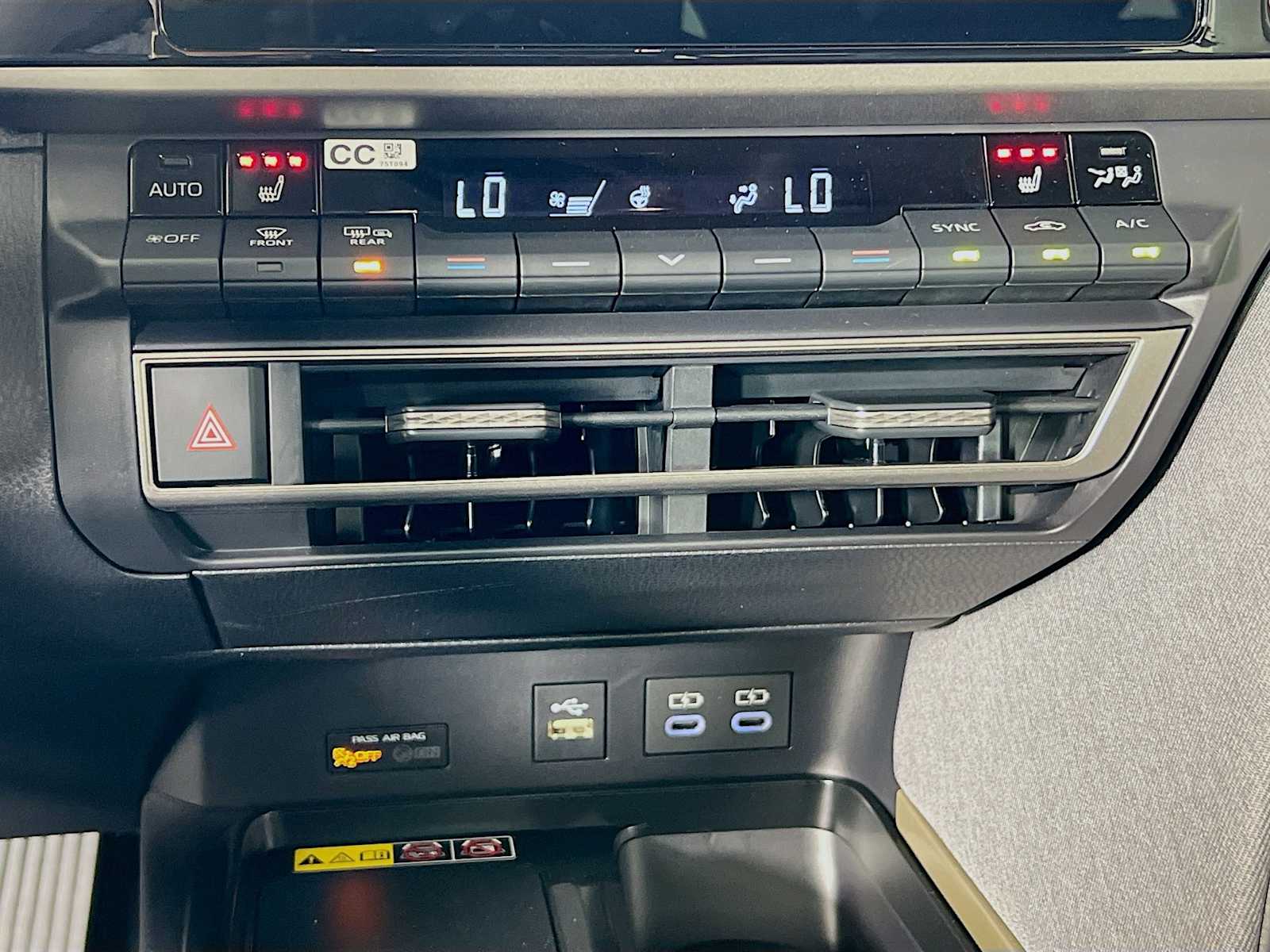 2025 Toyota Camry LE - Photo 10