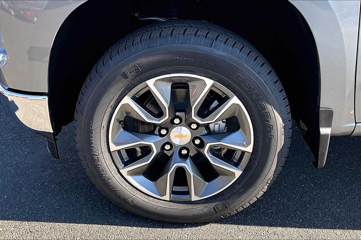 2025 Chevrolet Silverado 1500 LT - Photo 8