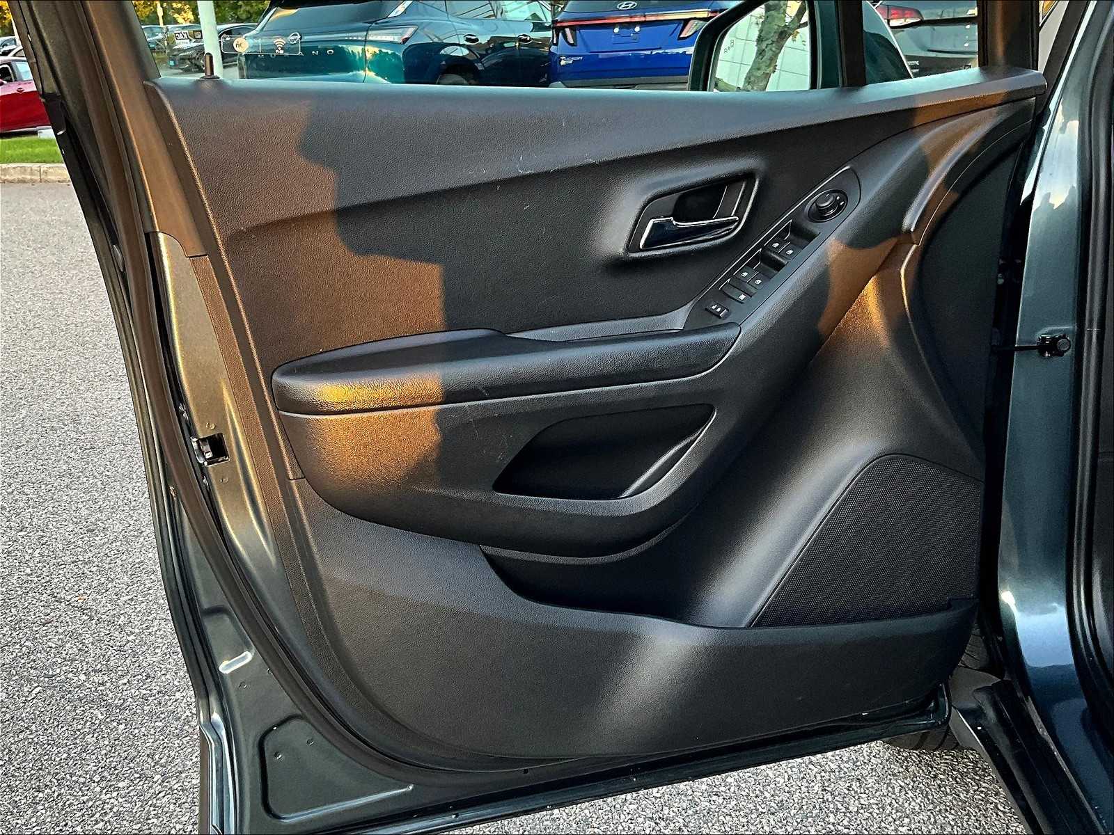 2022 Chevrolet Trax LT - Photo 9