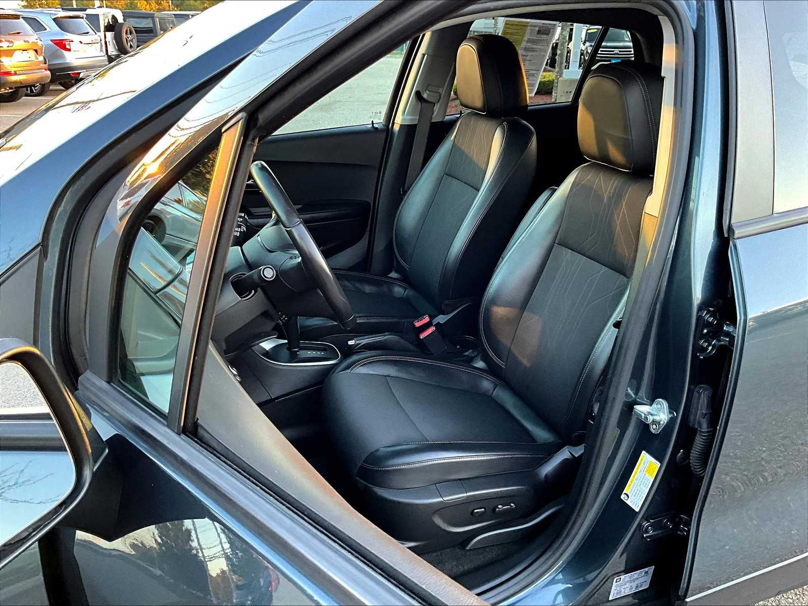 2022 Chevrolet Trax LT - Photo 10
