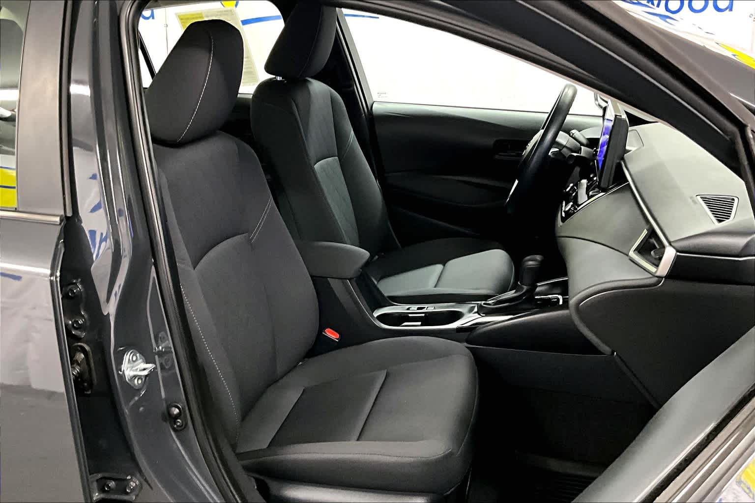 2024 Toyota Corolla LE - Photo 11