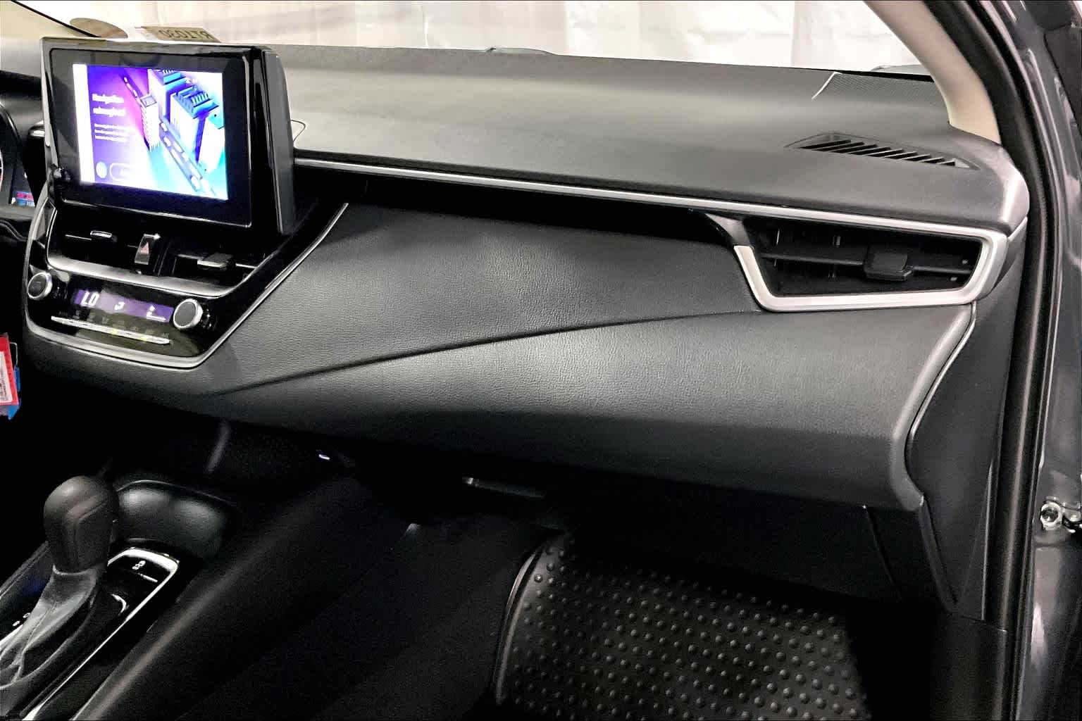 2024 Toyota Corolla LE - Photo 13