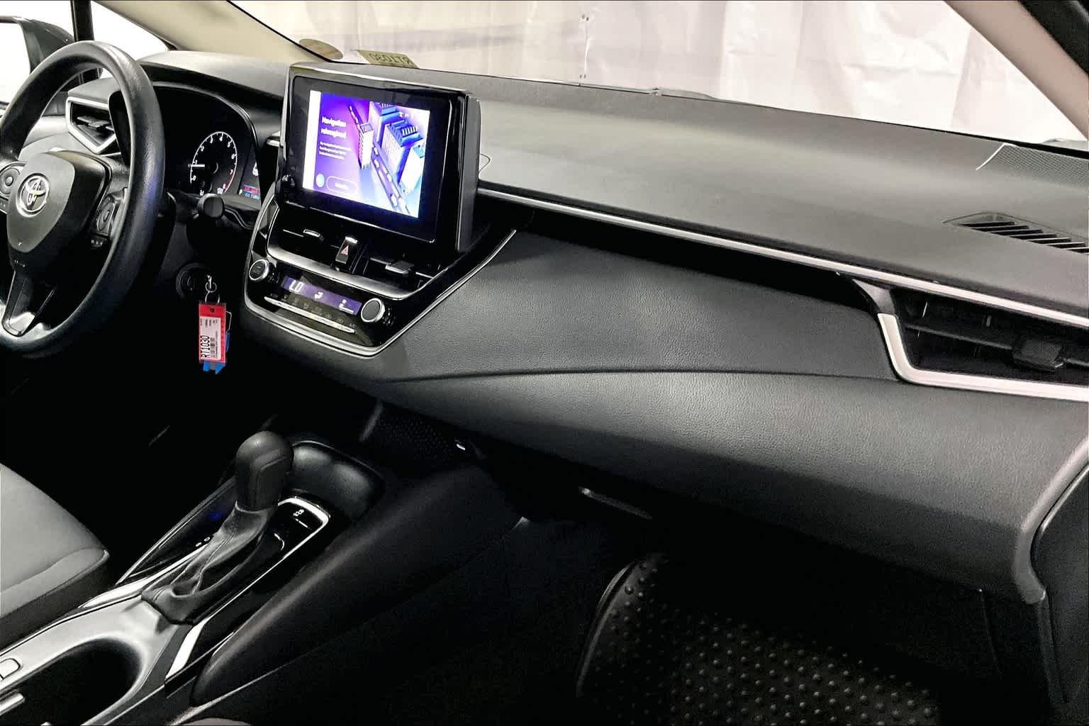 2024 Toyota Corolla LE - Photo 14