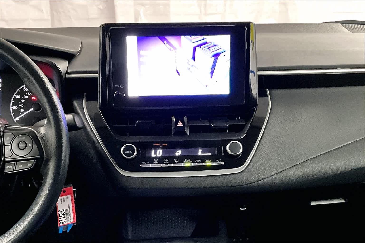 2024 Toyota Corolla LE - Photo 18