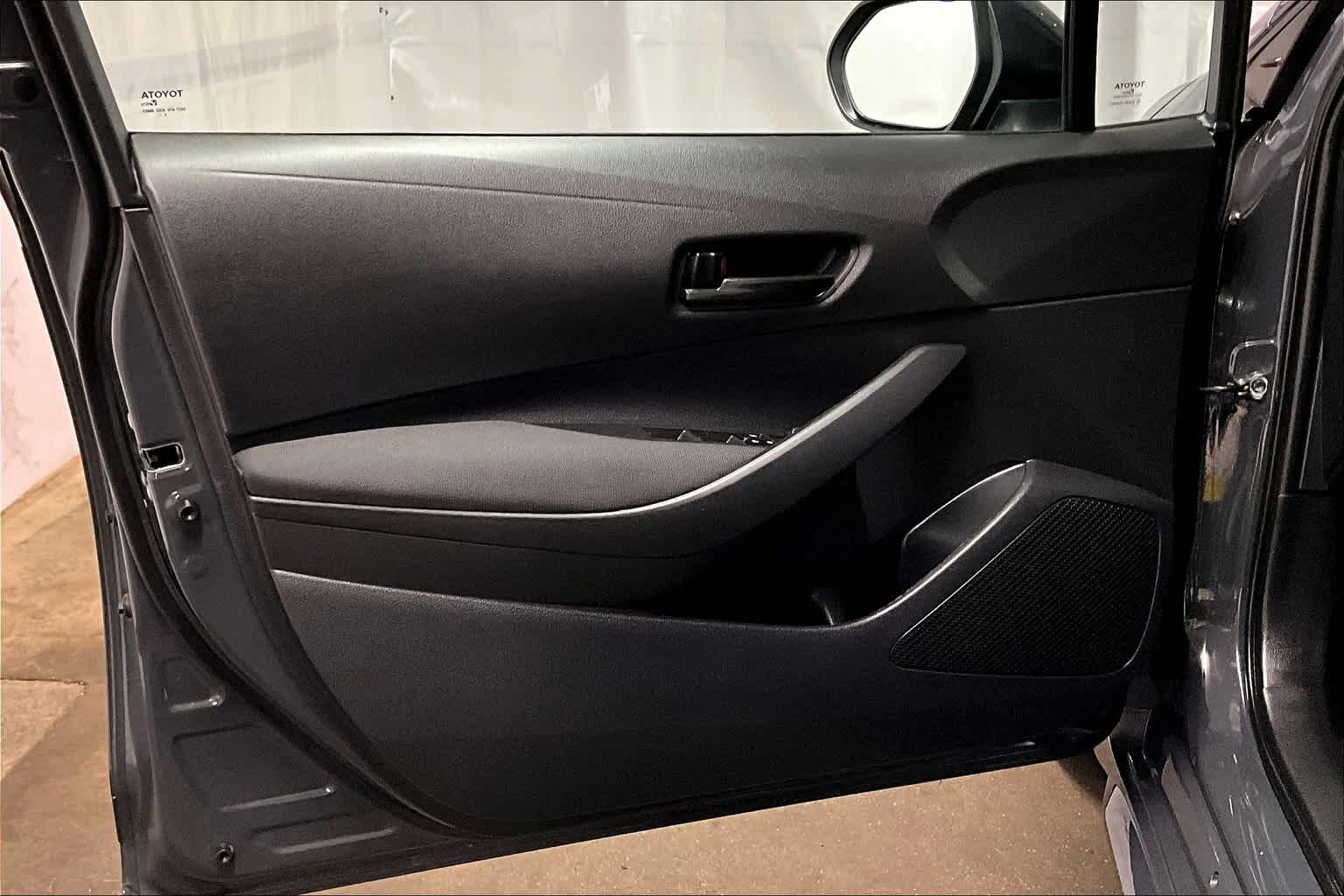 2024 Toyota Corolla LE - Photo 9