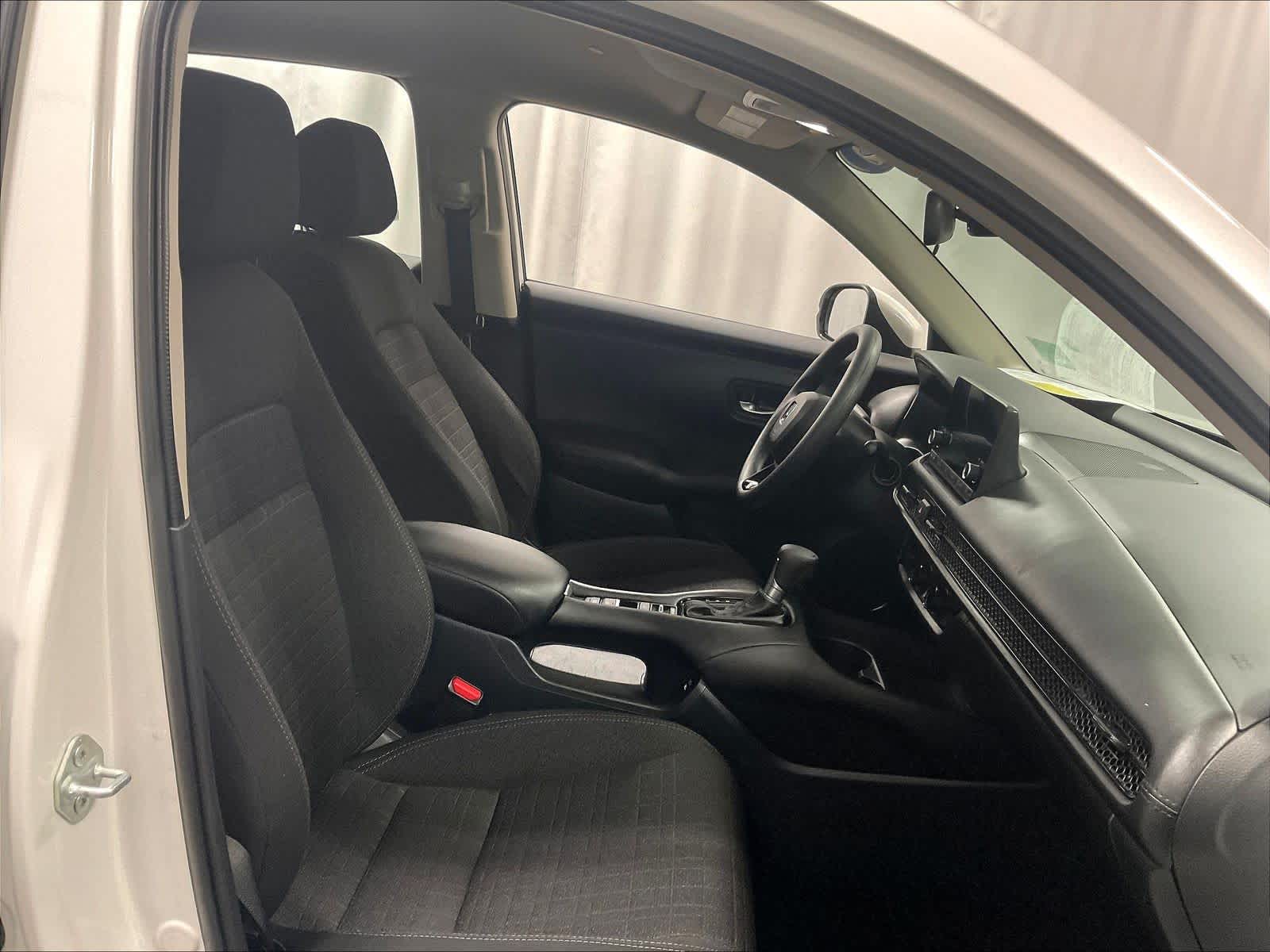 2025 Honda HR-V LX - Photo 11