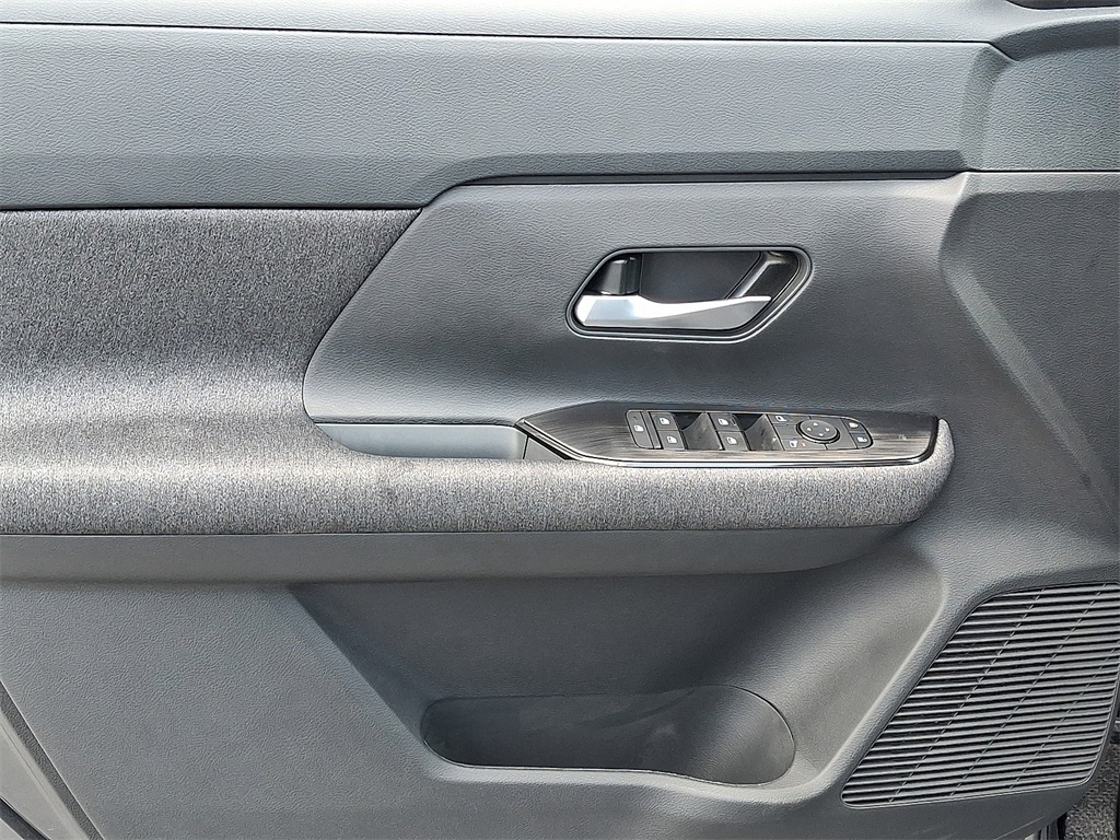 2025 Nissan Kicks SV - Photo 8