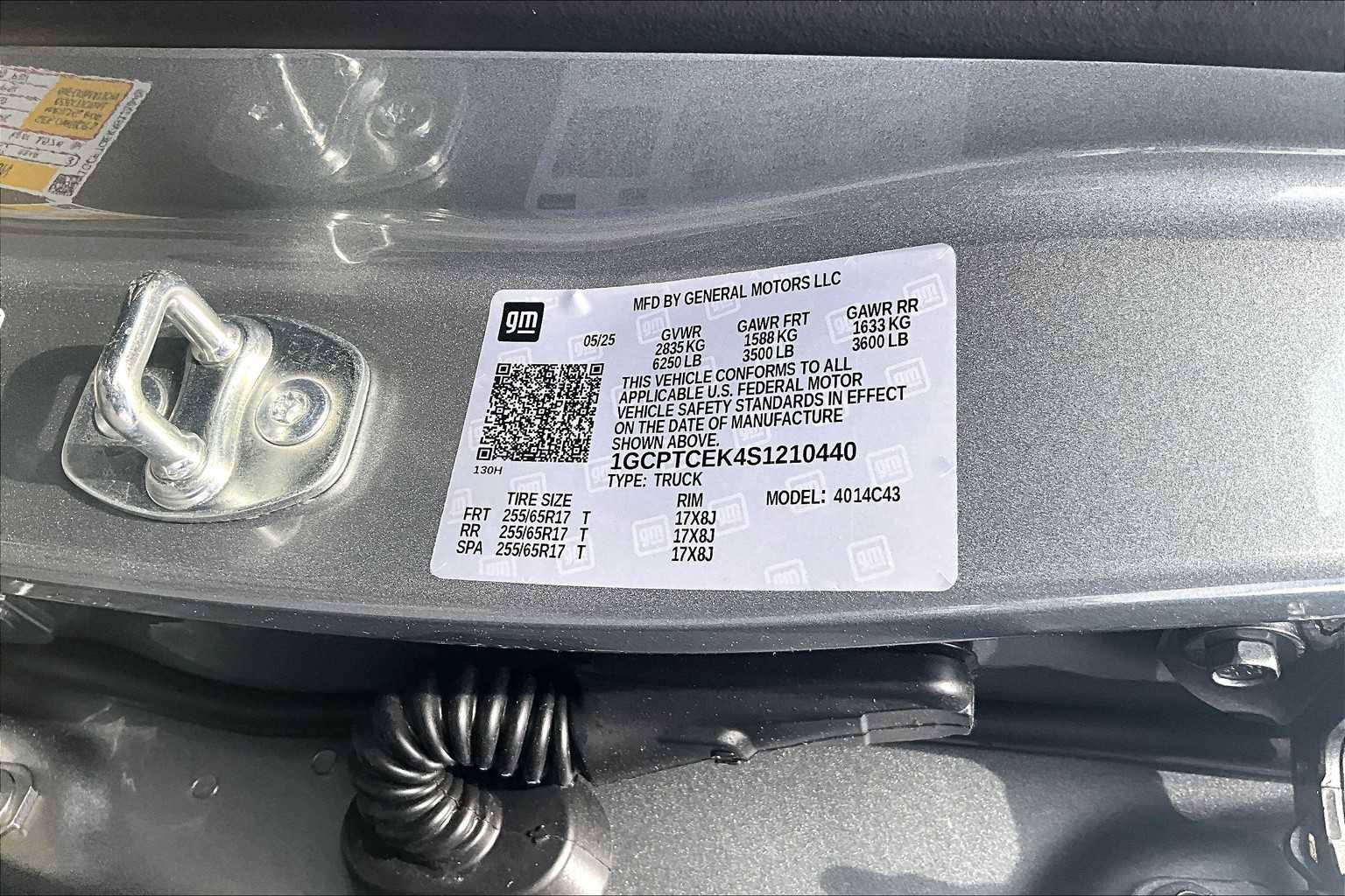 2025 Chevrolet Colorado 4WD LT - Photo 17