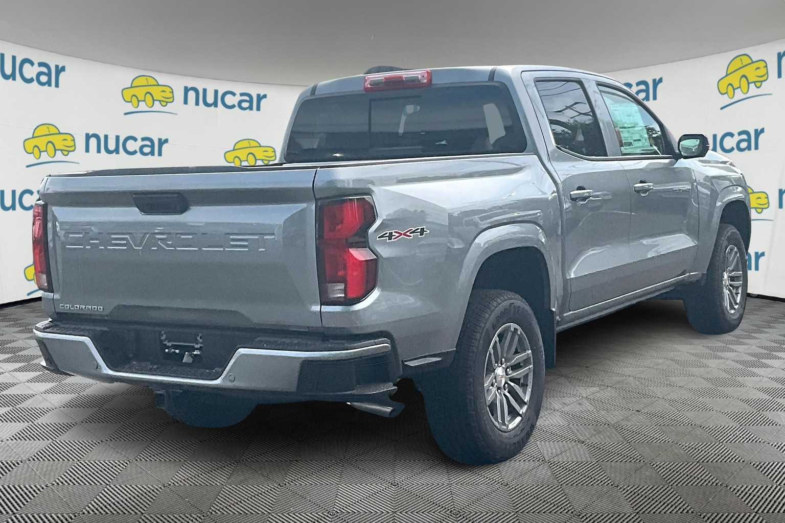 2025 Chevrolet Colorado 4WD LT - Photo 7