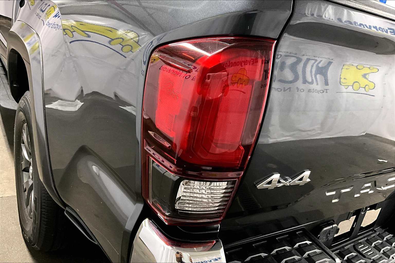 2023 Toyota Tacoma SR5 - Photo 33