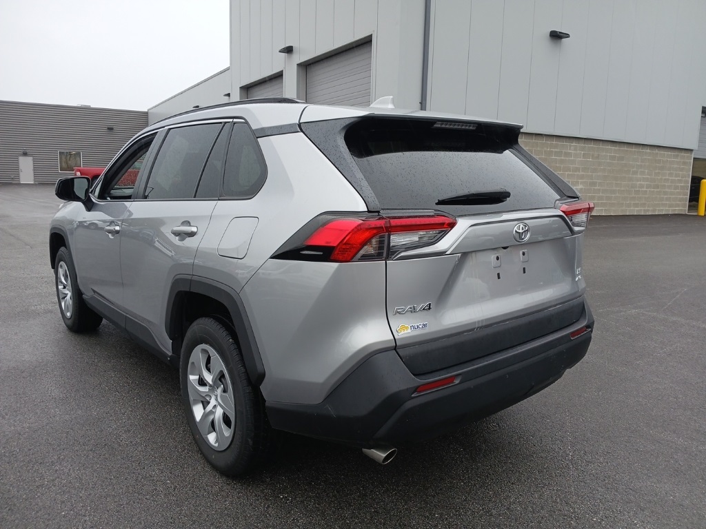 2021 Toyota RAV4 LE - Photo 2
