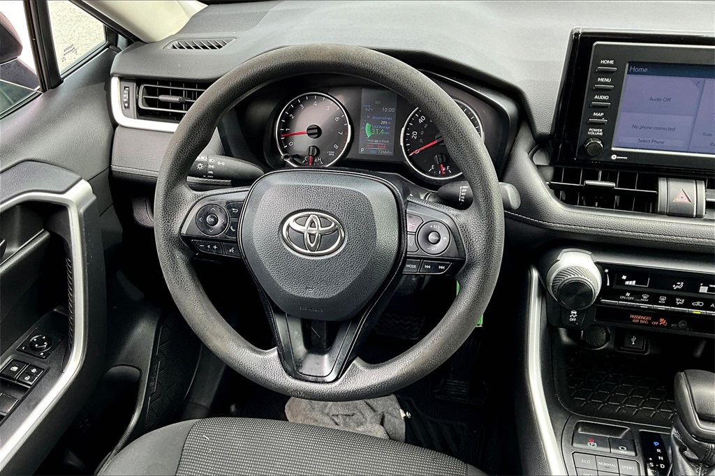 2021 Toyota RAV4 LE - Photo 33