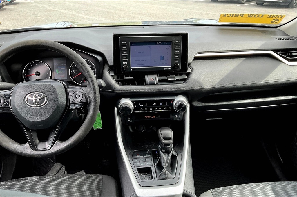 2021 Toyota RAV4 LE - Photo 35
