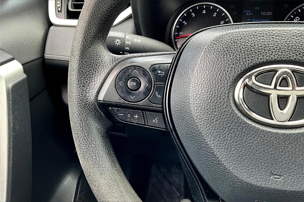 2021 Toyota RAV4 LE - Photo 45