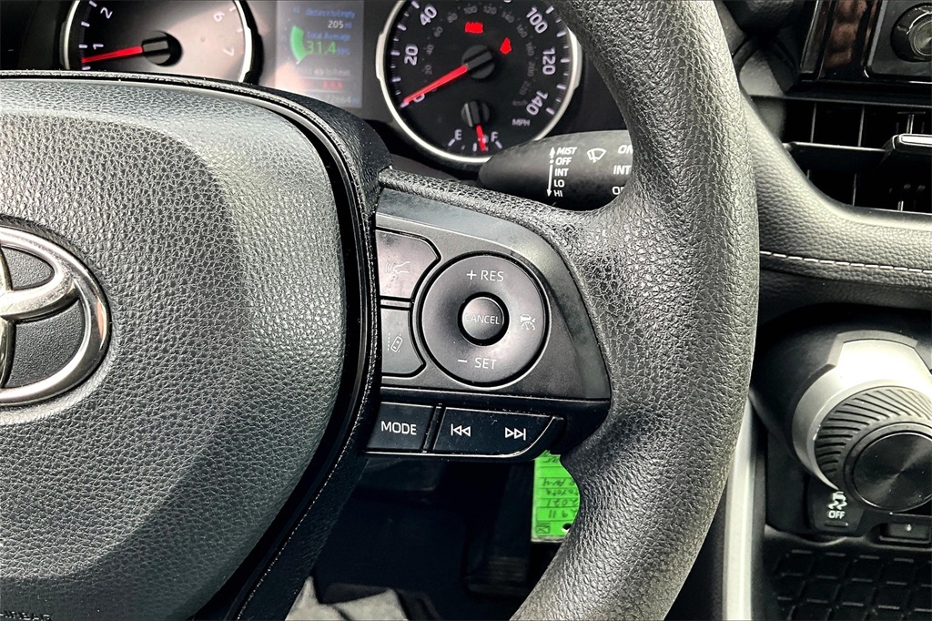 2021 Toyota RAV4 LE - Photo 48