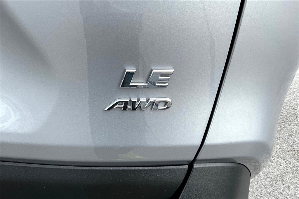 2021 Toyota RAV4 LE - Photo 55