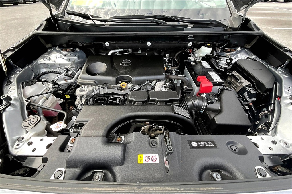 2021 Toyota RAV4 LE - Photo 58