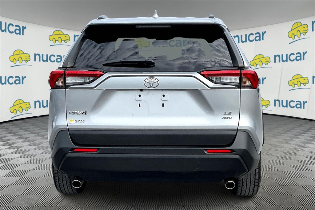 2021 Toyota RAV4 LE - Photo 9