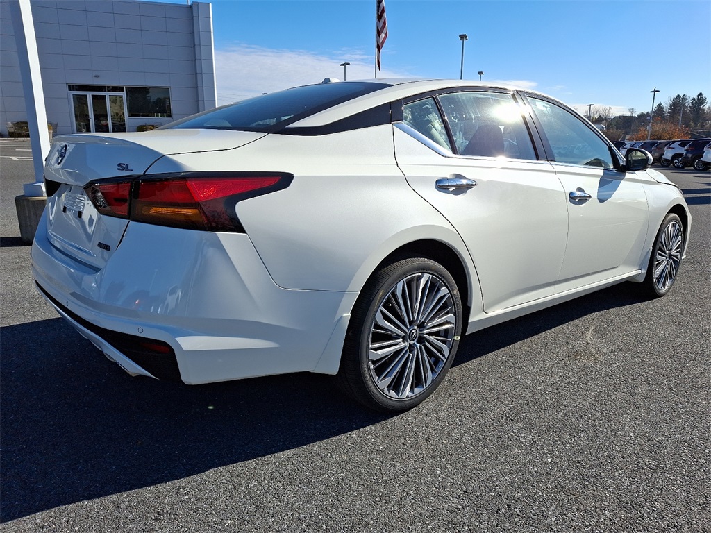 2025 Nissan Altima 2.5 SL - Photo 4