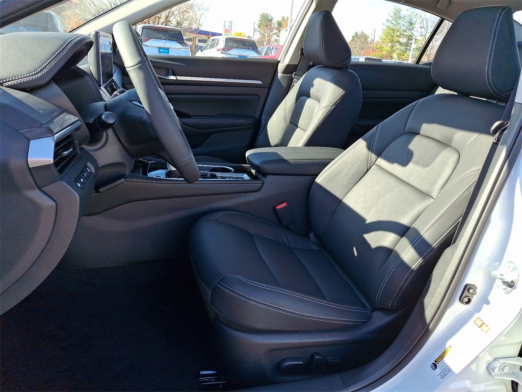 2025 Nissan Altima 2.5 SL - Photo 9