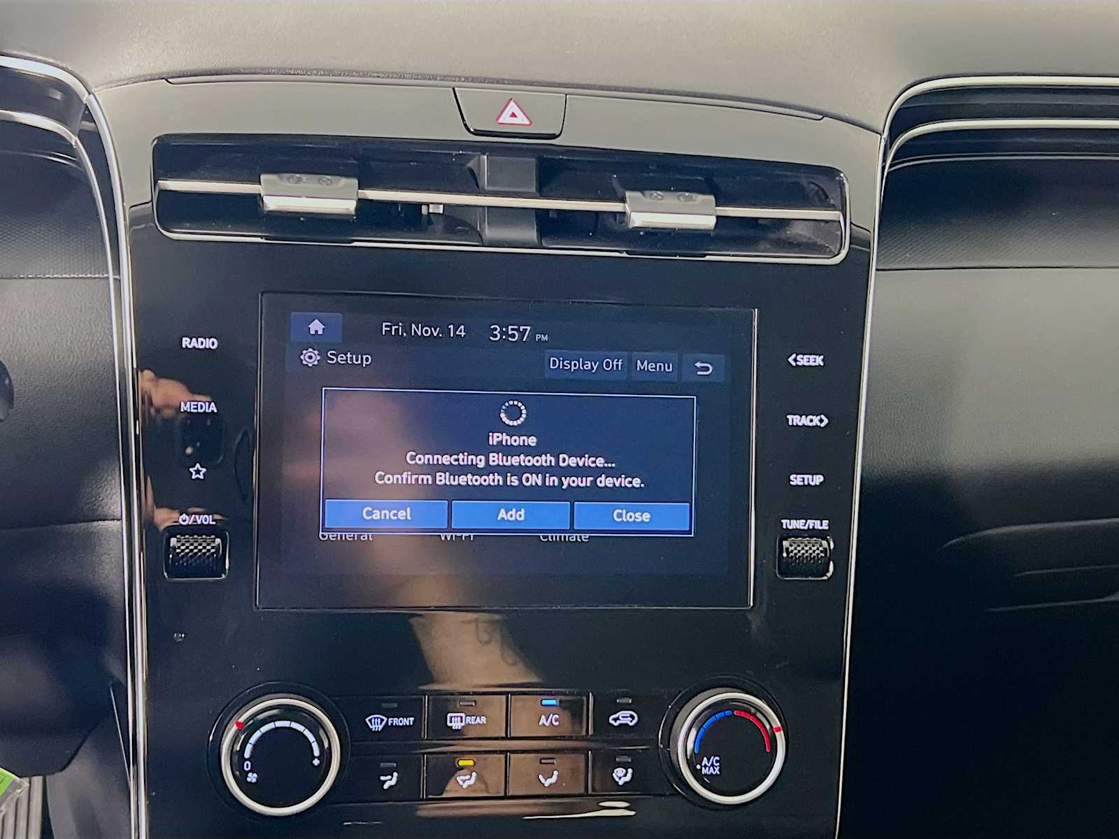 2023 Hyundai Tucson SE - Photo 14