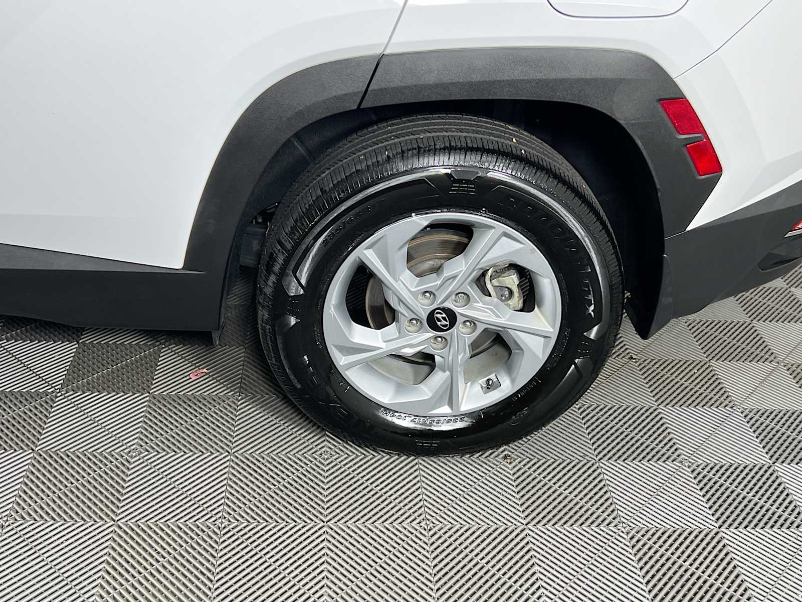 2023 Hyundai Tucson SE - Photo 29