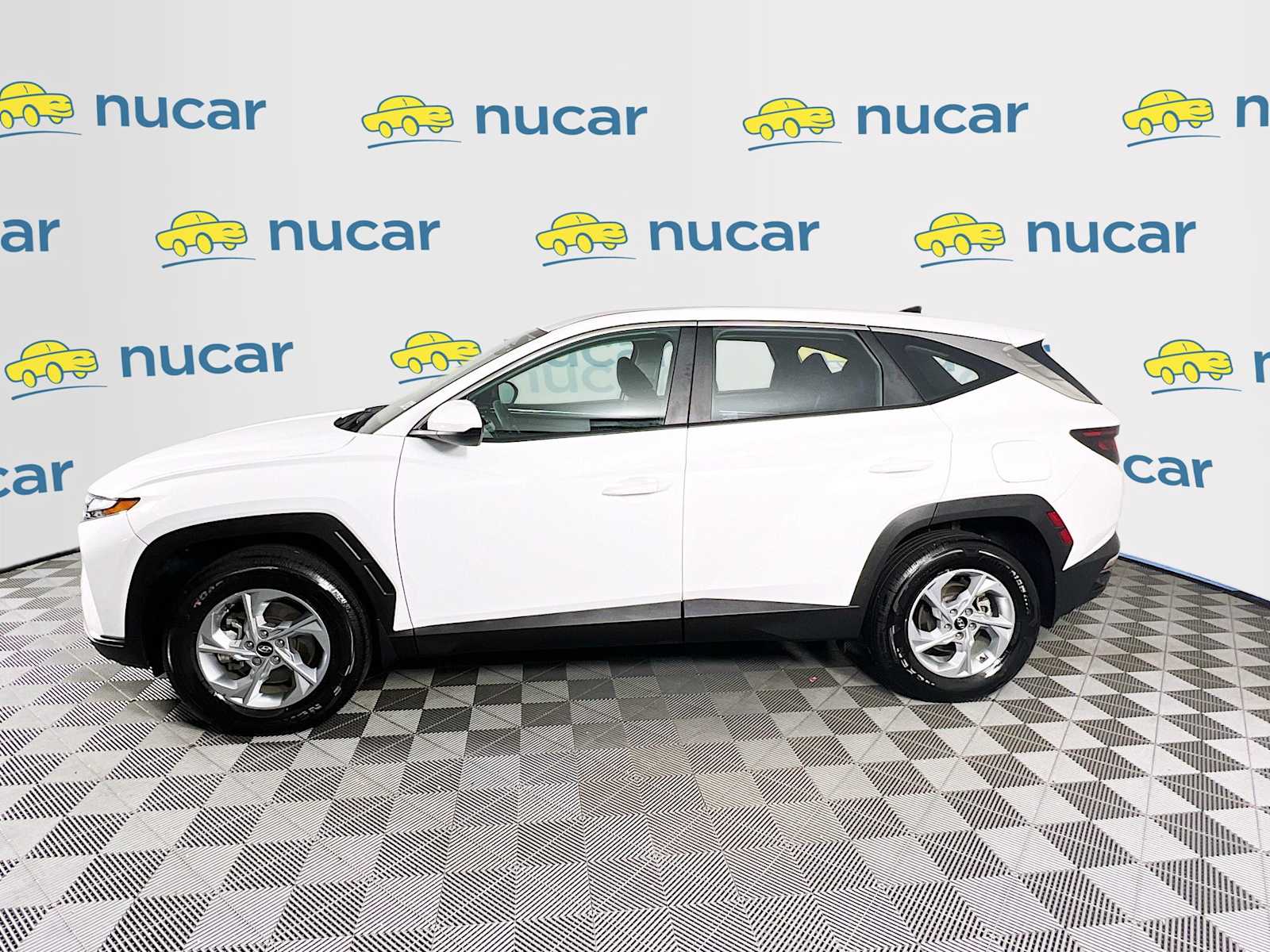 2023 Hyundai Tucson SE - Photo 4