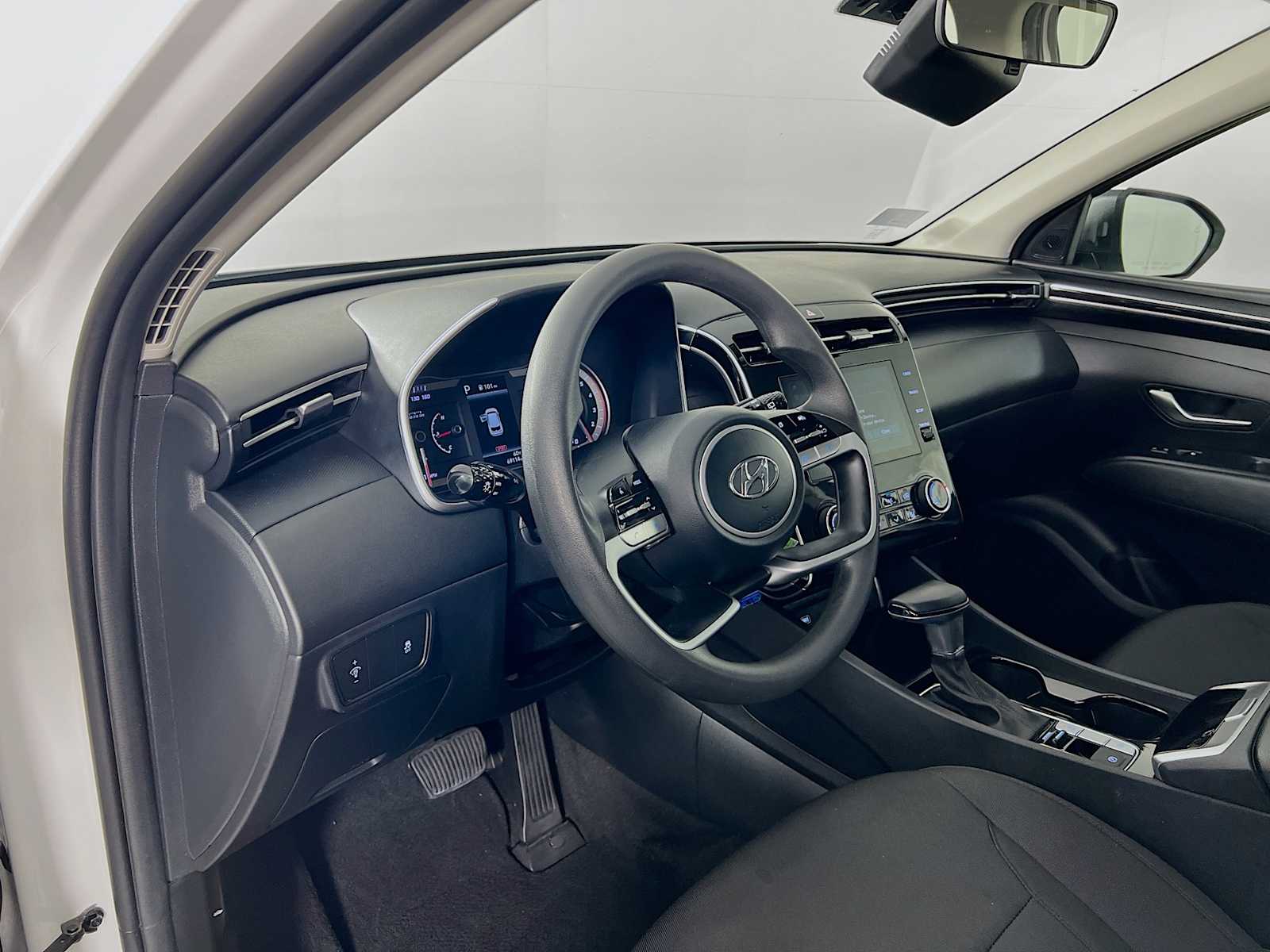 2023 Hyundai Tucson SE - Photo 9