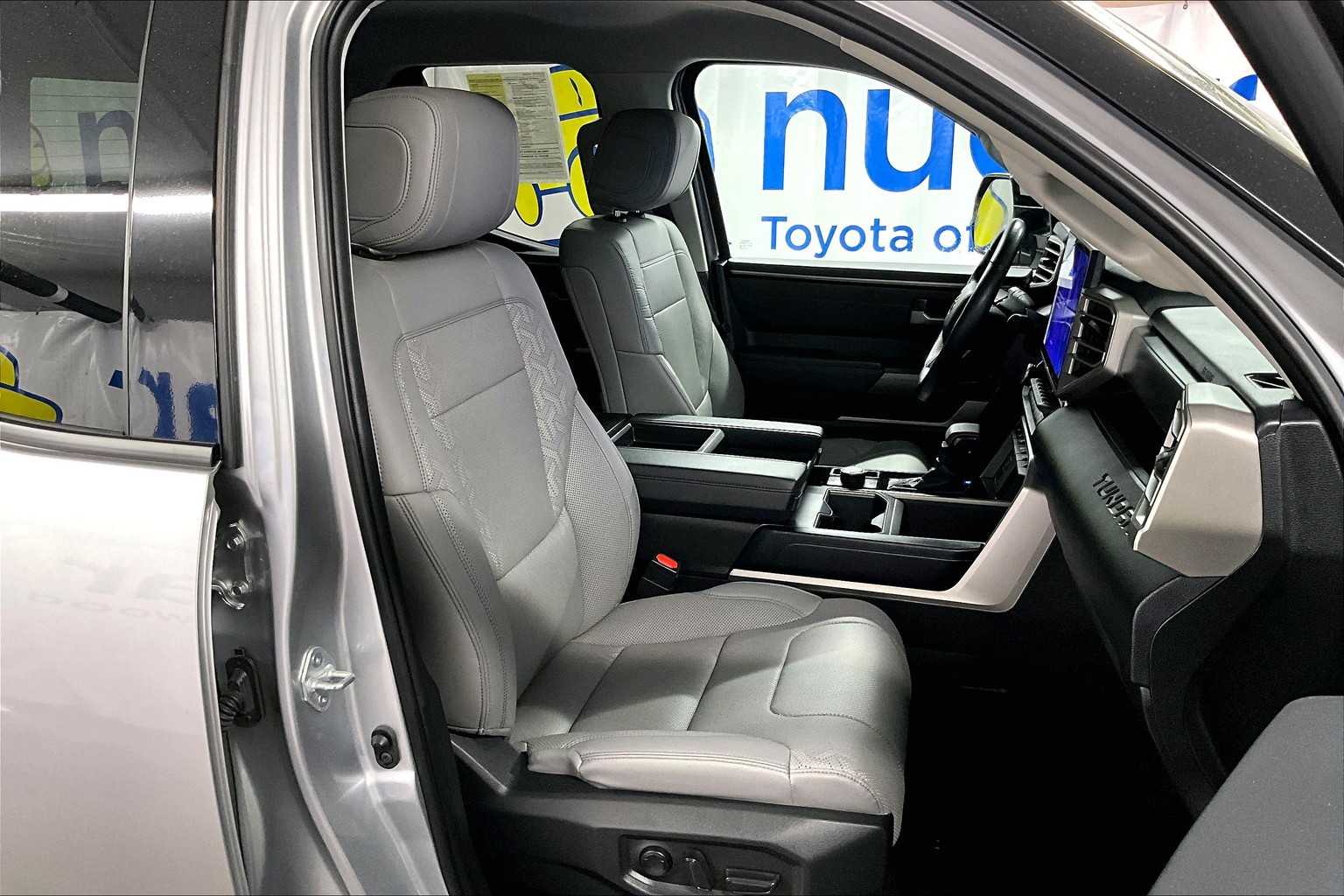2022 Toyota Tundra SR5 - Photo 11