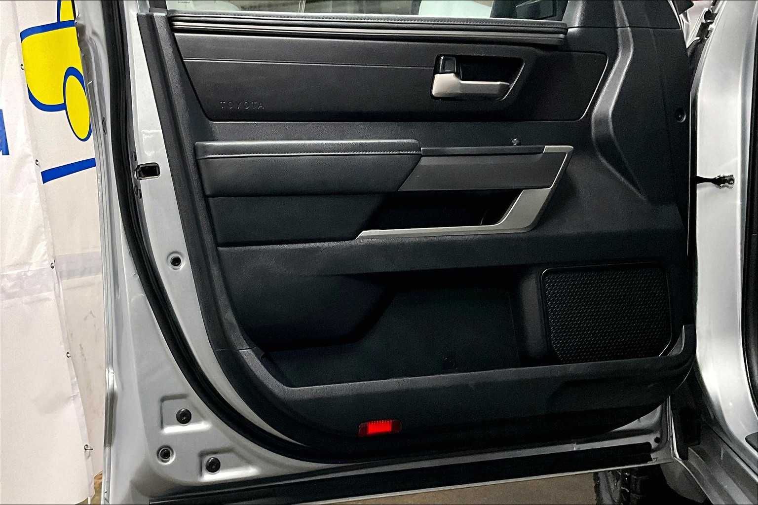 2022 Toyota Tundra SR5 - Photo 9