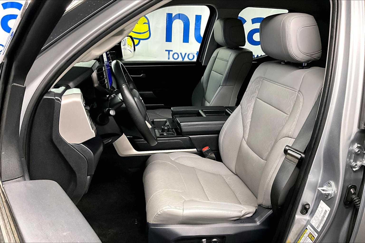 2022 Toyota Tundra SR5 - Photo 10