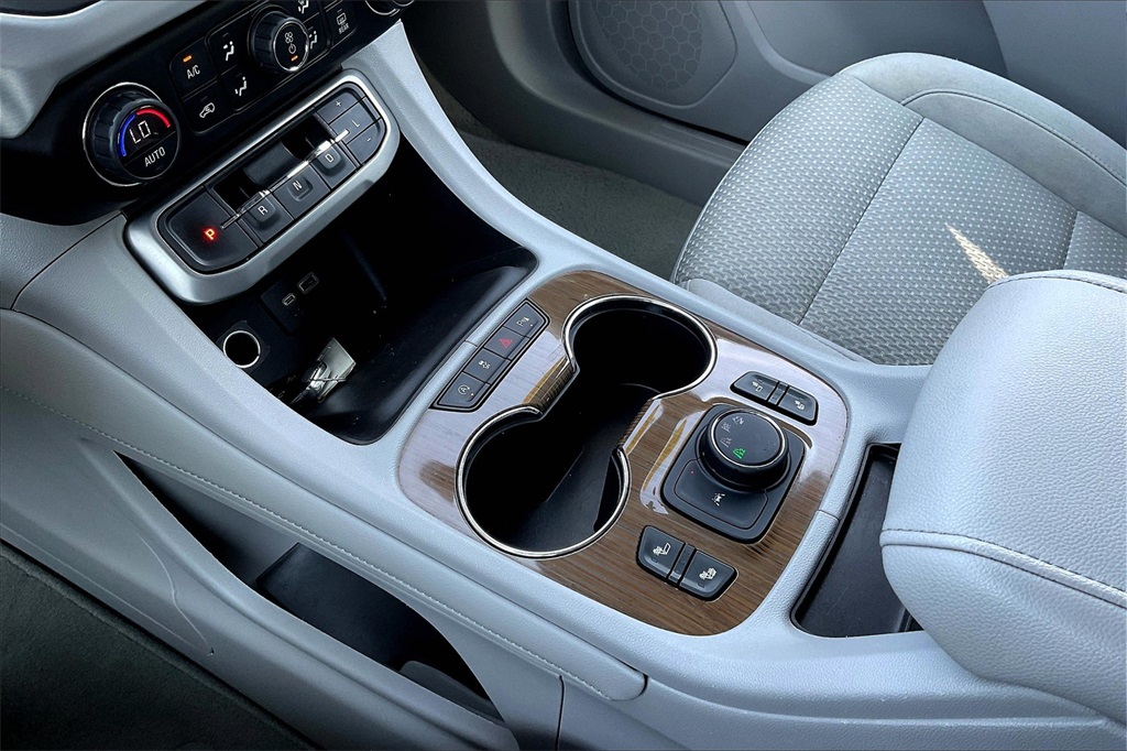 2021 GMC Acadia SLE - Photo 20