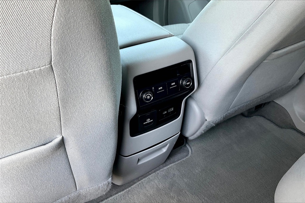 2021 GMC Acadia SLE - Photo 28