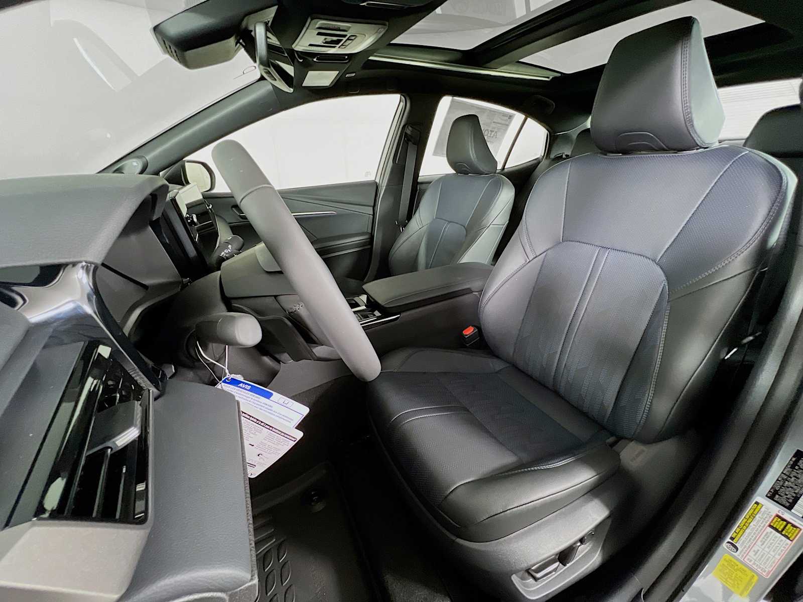 2025 Toyota Camry XSE - Photo 12
