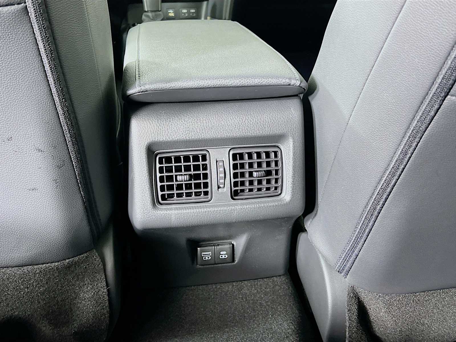 2025 Toyota Camry XSE - Photo 14