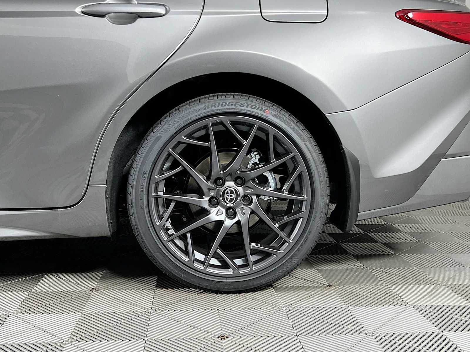 2025 Toyota Camry XSE - Photo 19