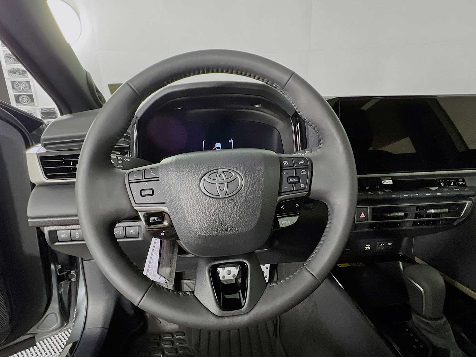 2025 Toyota Camry XSE - Photo 7