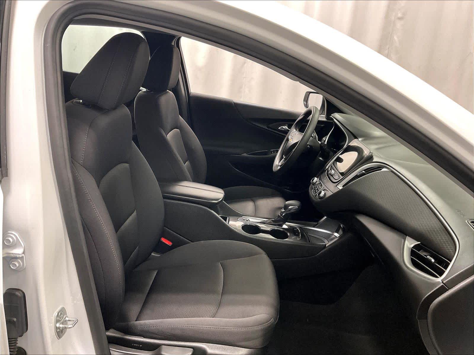 2024 Chevrolet Malibu LT - Photo 11